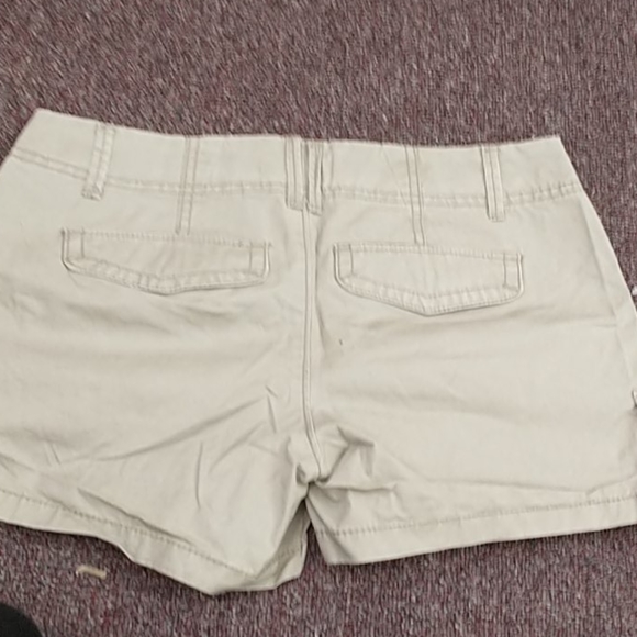 Tank top shirts and suspenders - Picture 6 of 9